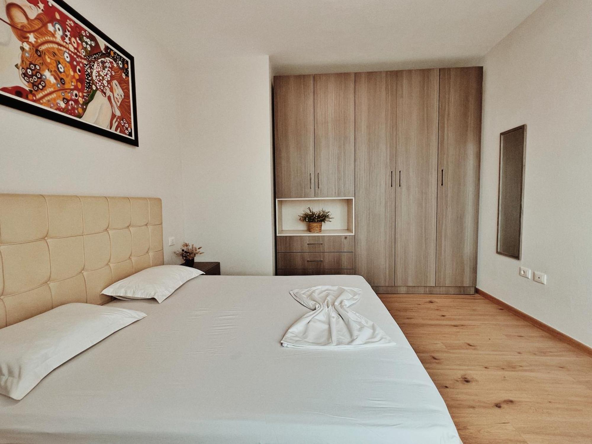 Cozy Rooftop Apartment - Your Home, Away From Home! Tirana Exterior foto